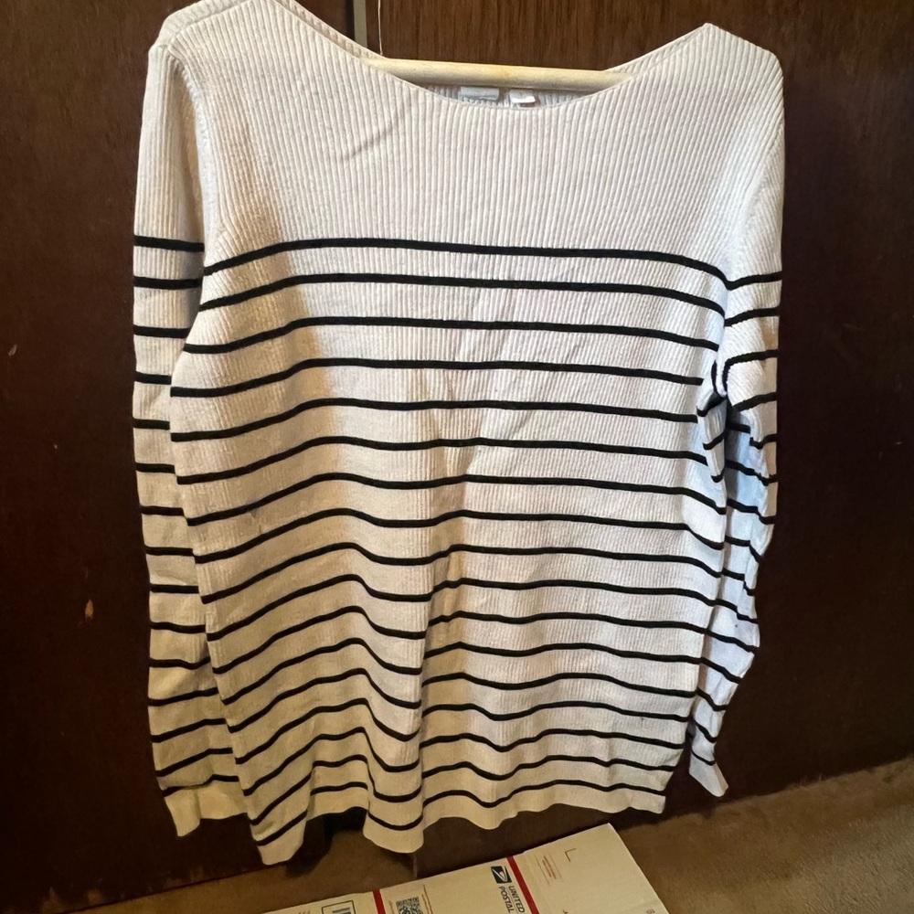 Gap Large Women’s Black & White Striped Long Sleeve Shirt